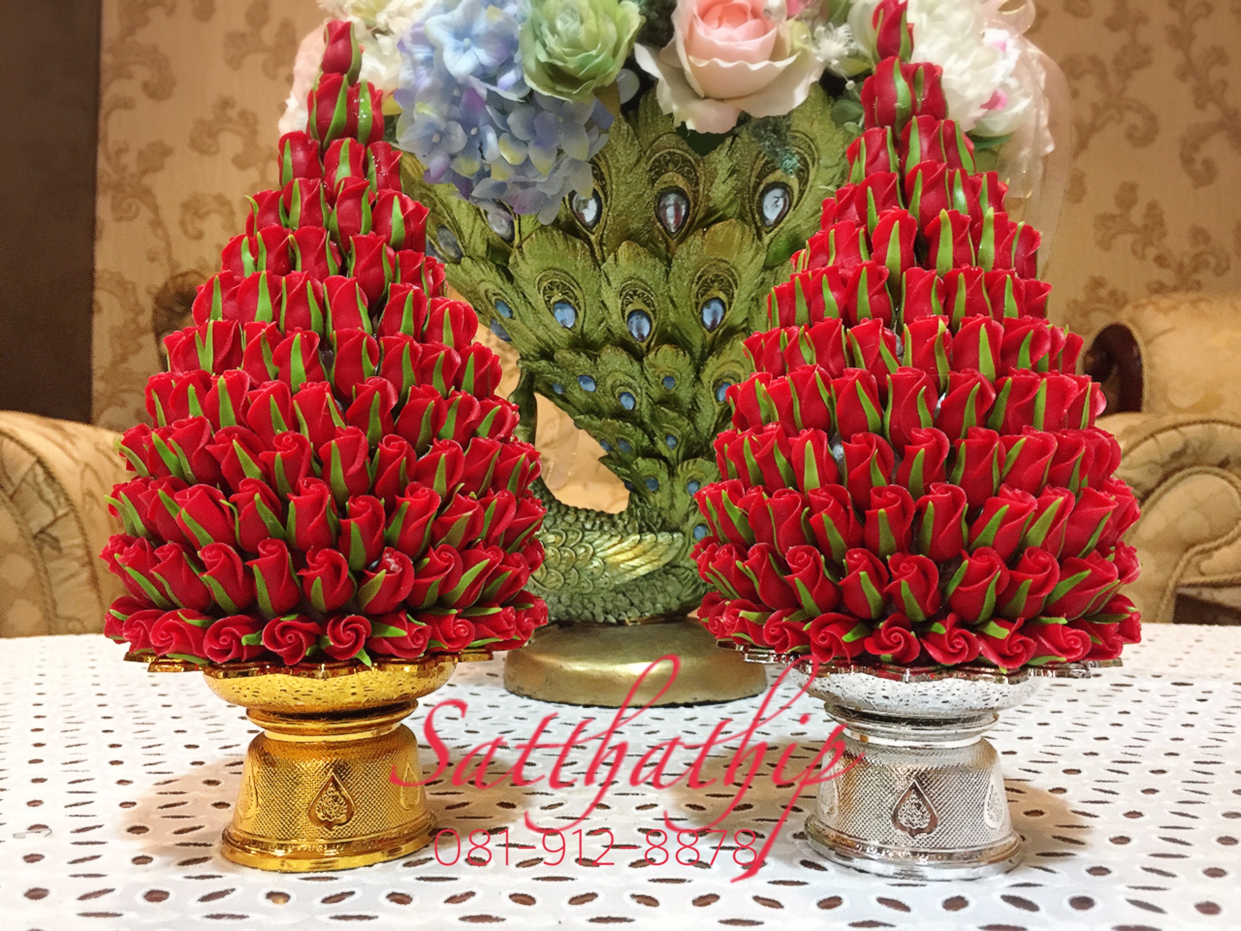 พานพุ่มดอกกุหลาบ ประดิษฐ์จากดิน [4.5 นิ้ว 1,590 บาท/คู่]