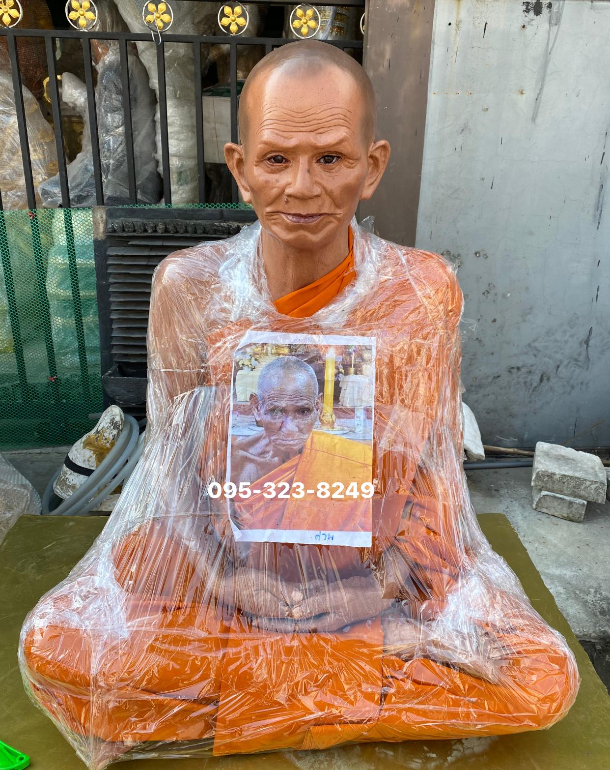 พระเกจิอาจารย์ ปั้นใหม่ ขนาดเท่าองค์จริง หน้าตัก30นิ้ว