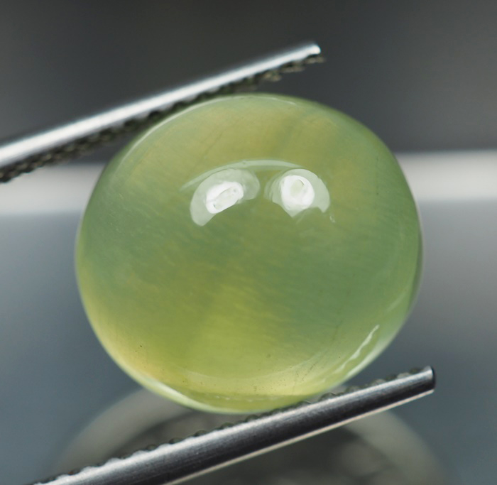 พรีไนท์ (Prehnite) 7.35 กะรัต
