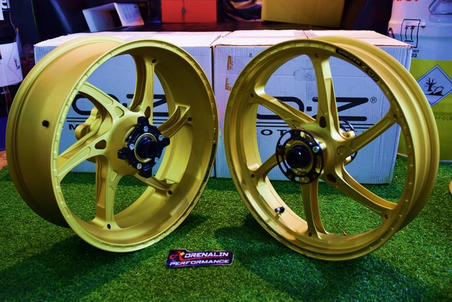 ล้อ OZ Racing 6ก้าน Gass-A สำหรับ ZX10-R 2016+