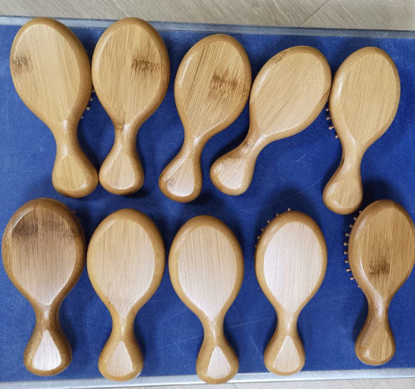 หวี,หวีแปรง,หวีแปรงขนาดเล็ก