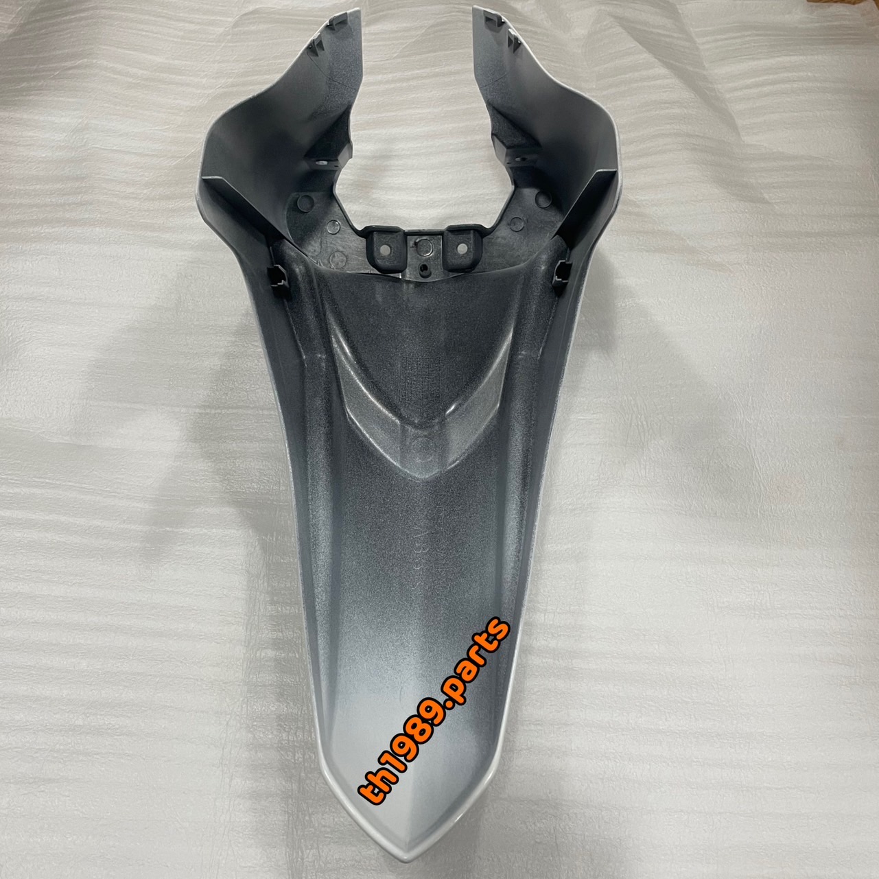 1PB-F1511-00-P7 บังโคลนหน้าสีขาว (1124, WM6) JUPITER RC อะไหล่แท้ YAMAHA