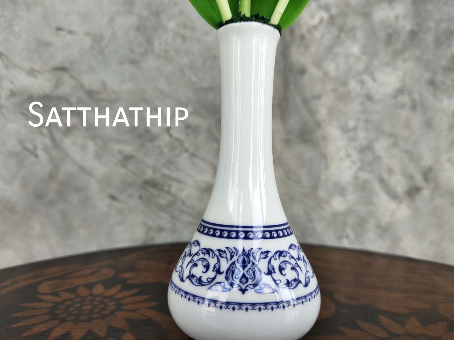 แจกันดอกบัว - ดอกบัวประดิษฐ์ - แจกันดอกบัวพับสีขาว (ข้างละ 3 ดอก) ประดิษฐ์จากดิน - แจกันดอกบัวประดิษฐ์ - Lotus Flower