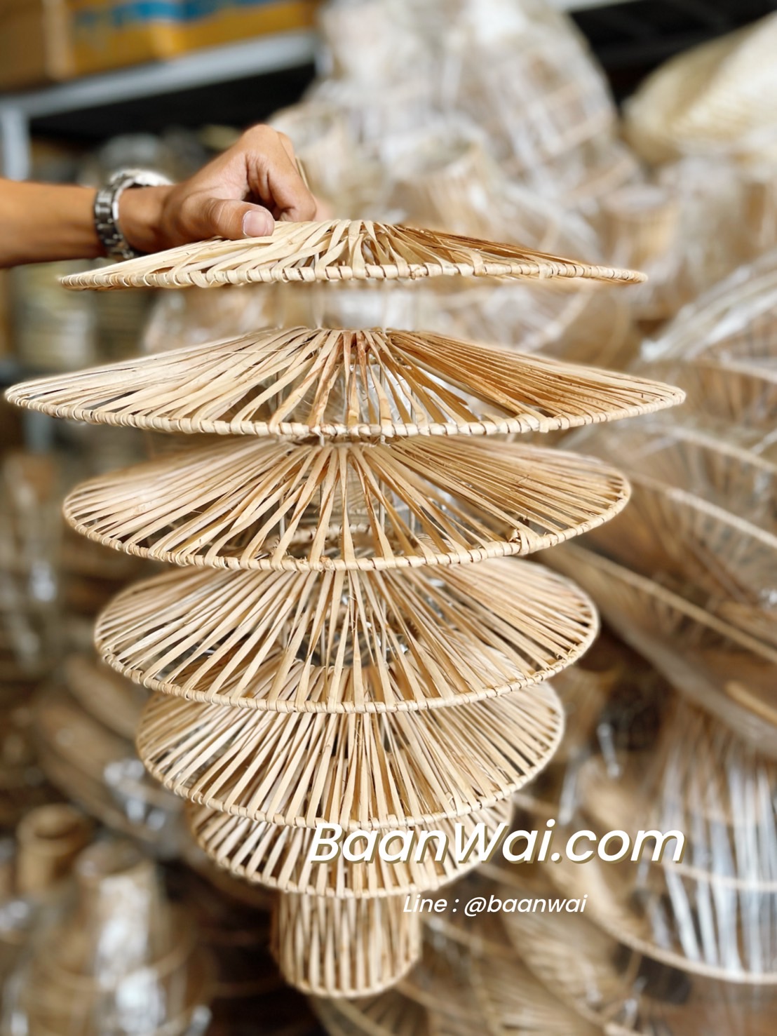 โคมไฟ 6 ชั้น ผิวหวายสาน ขนาด 40 * 50 cm