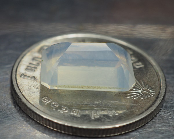 โอปอลขาว (White Opal) 3 กะรัต