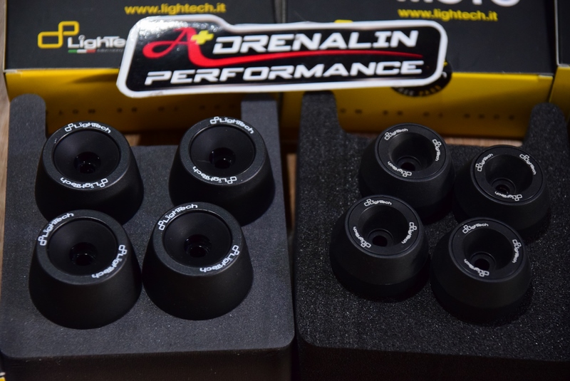 Lightech - เซ็ทกันล้มหน้า+หลัง Wheel Axle Sliders สำหรับ ZX10R