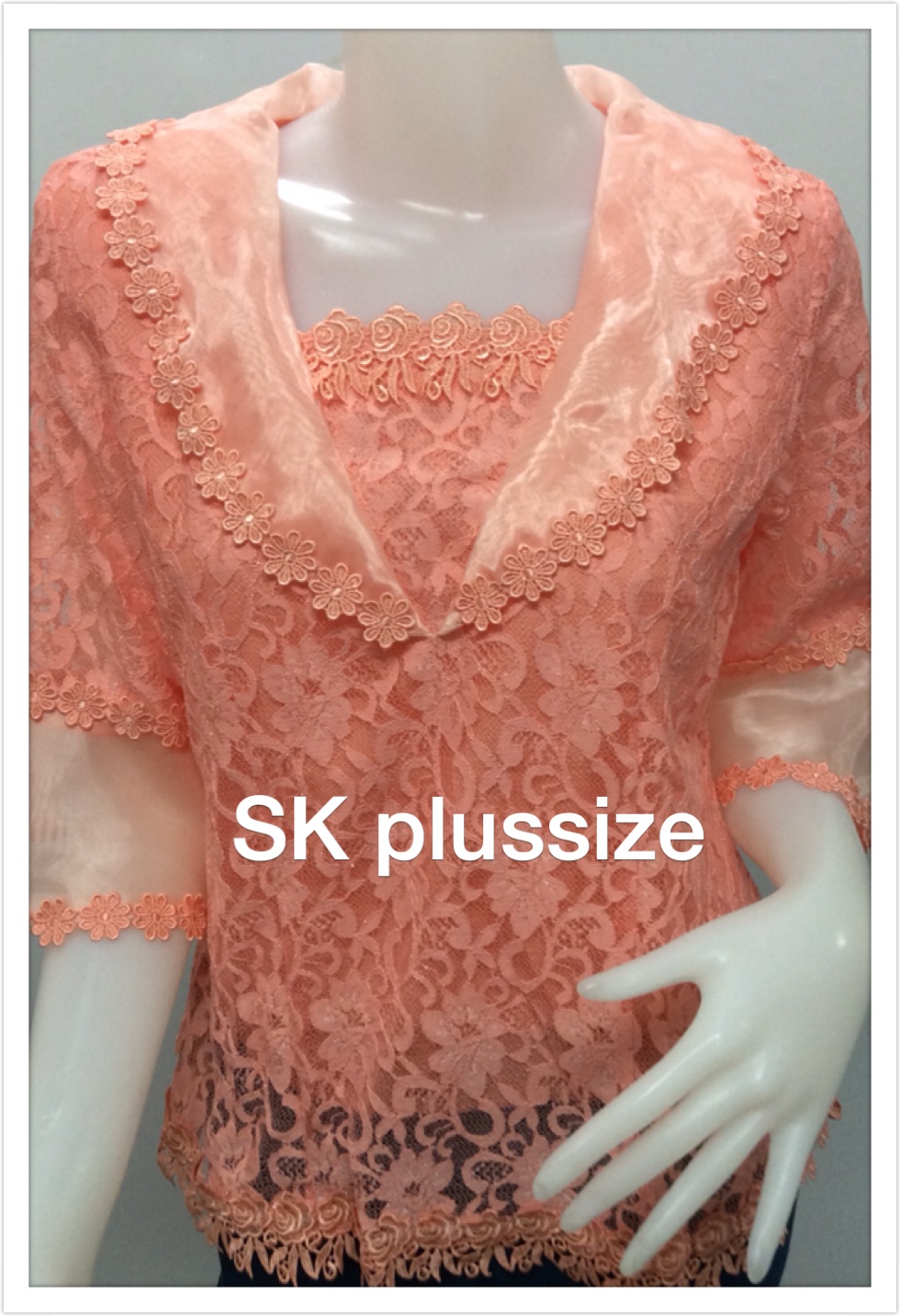 เสื้อลูกไม้ สีส้ม ปกผ้าแก้ว รอบอก 38 นิ้ว