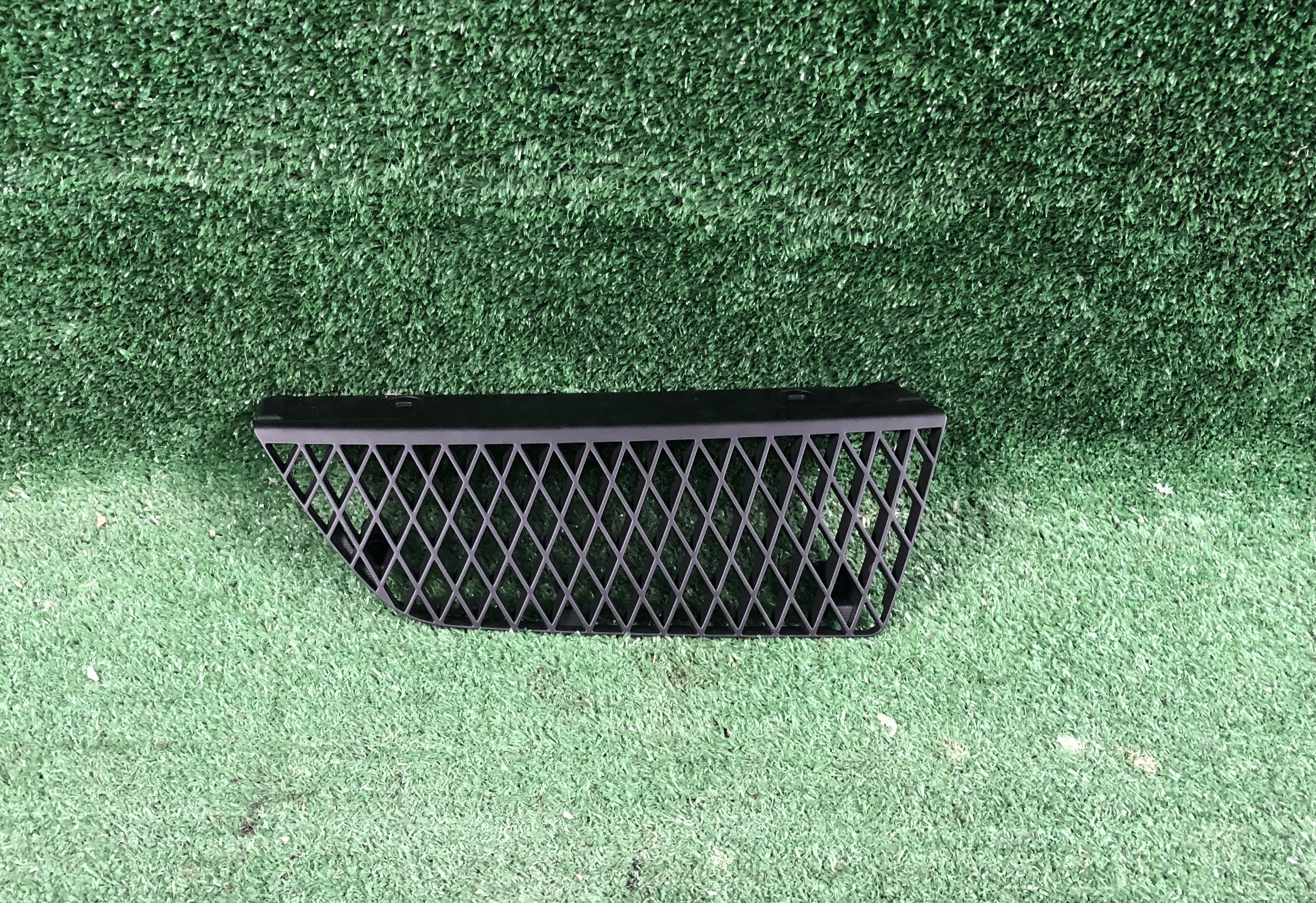 ช่องลมกระจังหน้า L+ R Mitsubishi Lancer 2006