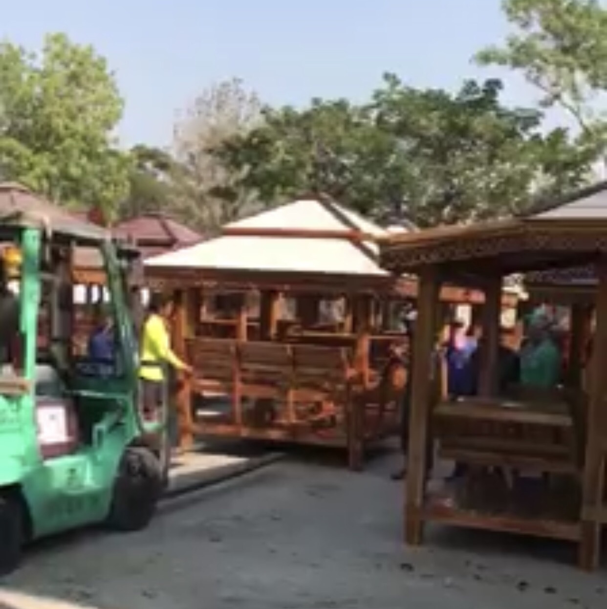 ( รหัส B4 ) ศาลา ไม้สัก สีขาว อโยธยา คาครีม2ขั้น / ขนาด 2.00x2.00x3.00 เมตร