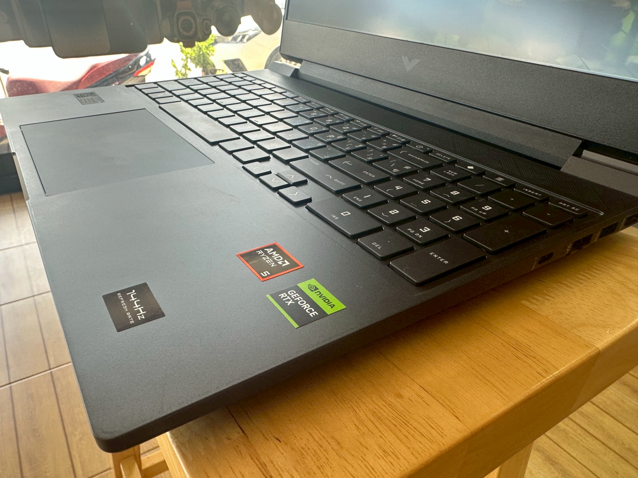 HP VICTUS 15-FB2105AX (MICA SILVER)