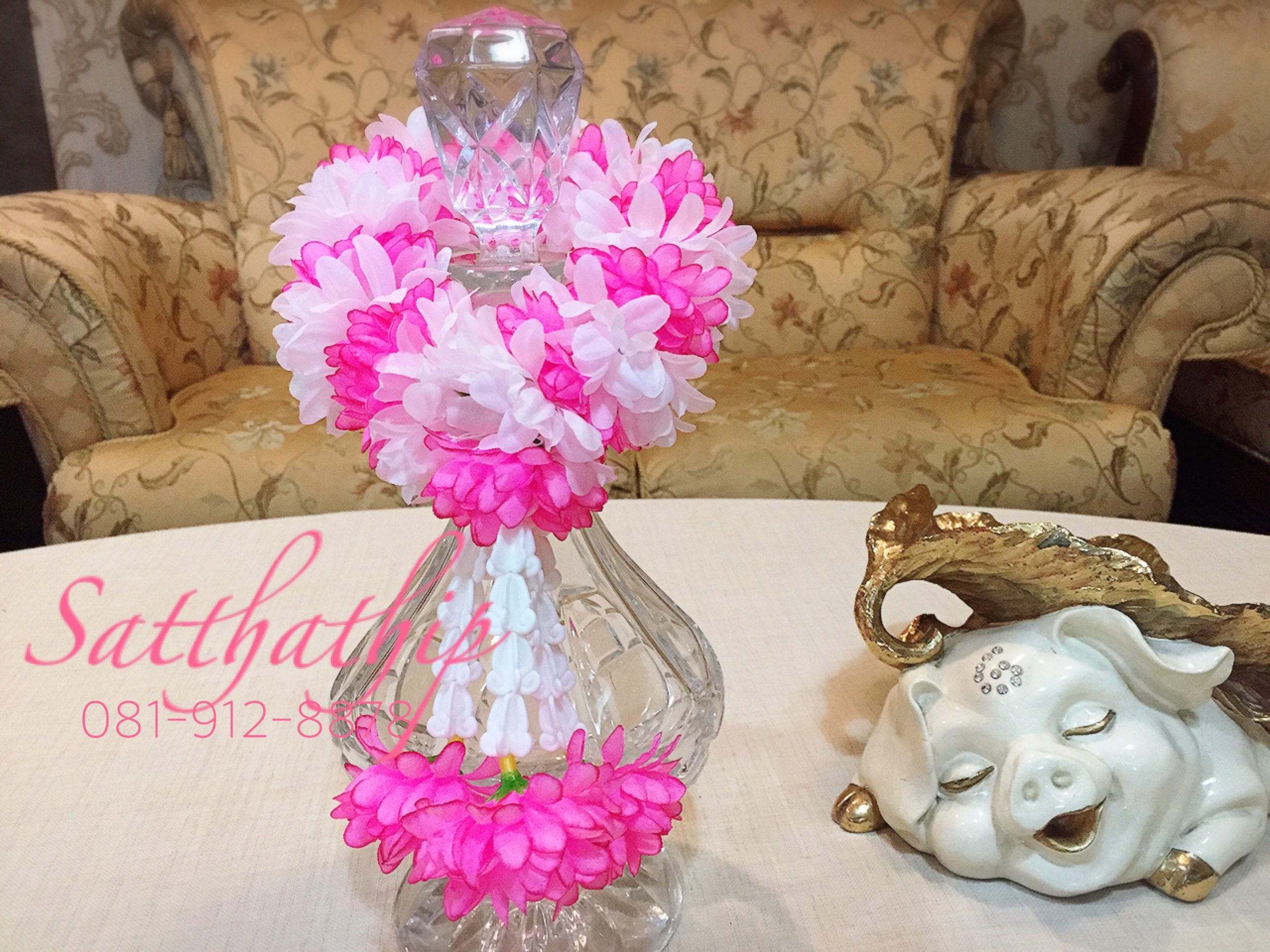 พวงมาลัยผ้า ดอกมัม สีขาว, ชมพู (สีประจำวันอังคาร) - พวงมาลัยผ้า ประจำวันอังคาร - Fabric garland