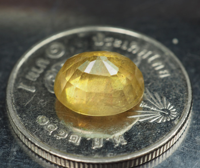 บุษราคัมอัฟริกาสีเหลือง (Sapphire) 3.95 กะรัต