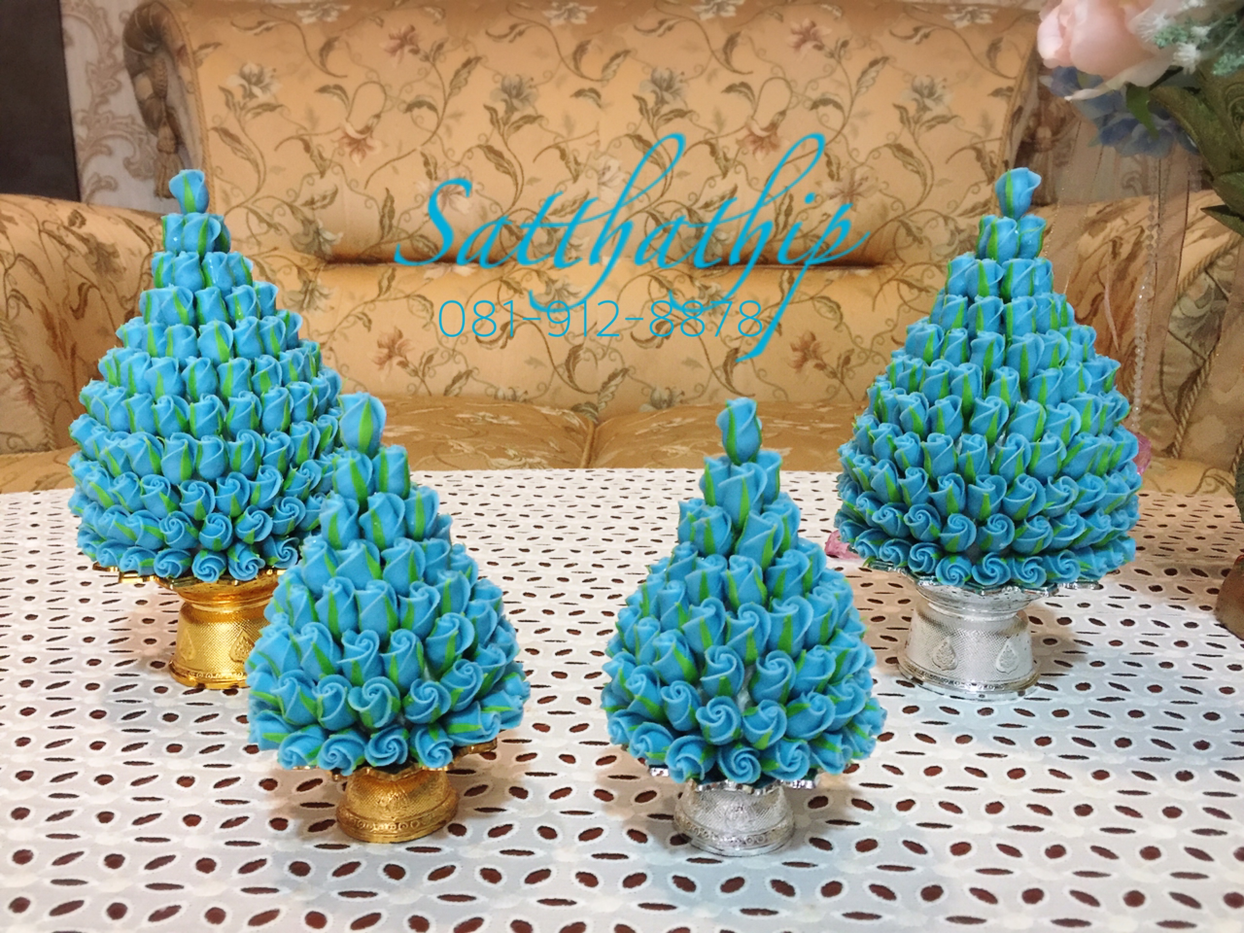 พานพุ่มดอกกุหลาบ ประดิษฐ์จากดิน [4.5 นิ้ว 1,450 บาท/คู่]