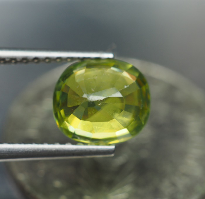 พลอยแท้สฟีน (Sphene) 1.50 กะรัต