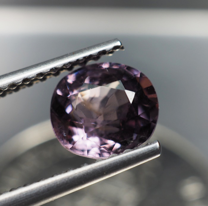 พลอยสปิเนล (Purple Spinel ) 1.05 กะรัตสีม่วง