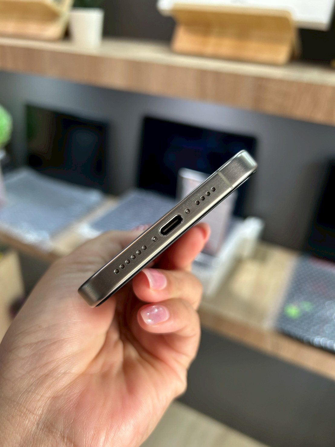 iPhone 15 Pro Max 1TB Natural Titanium