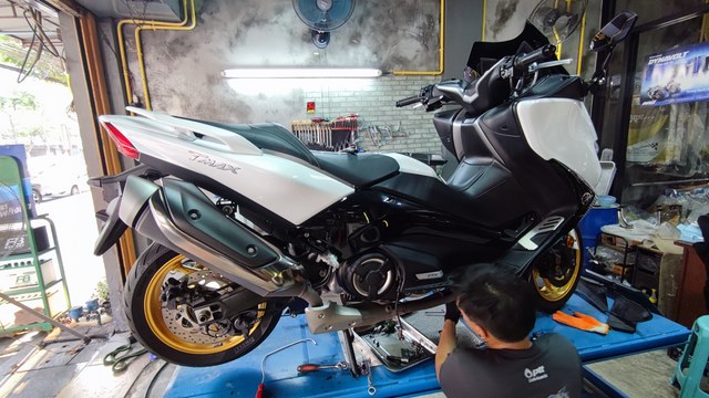 ท่อ Termignoni full system คอดำ สำหรับ Tmax 560 / 530 2017+ (For Exhibition only)