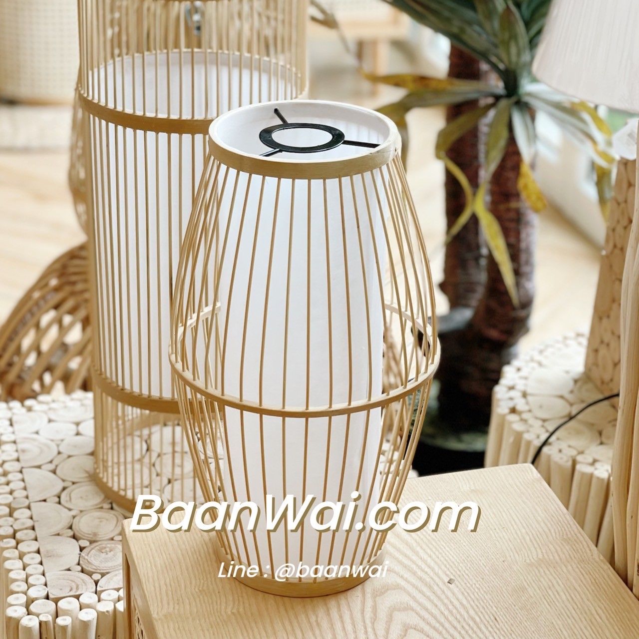 โคมไฟไม้ไผ่ ทรงลัคบี้ ขนาด 20 x 35 cm