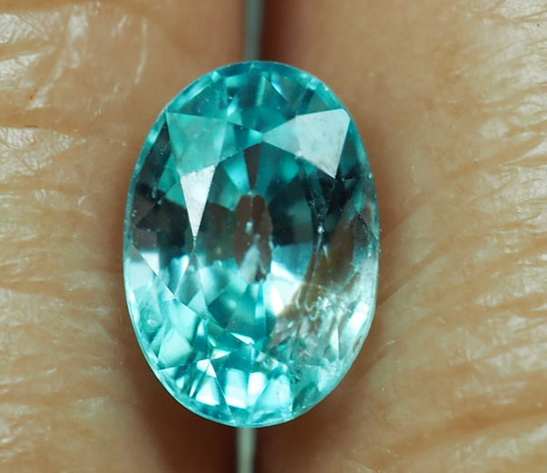 พลอยเพทาย (Zircon) 1.25 กะรัตลดราคา