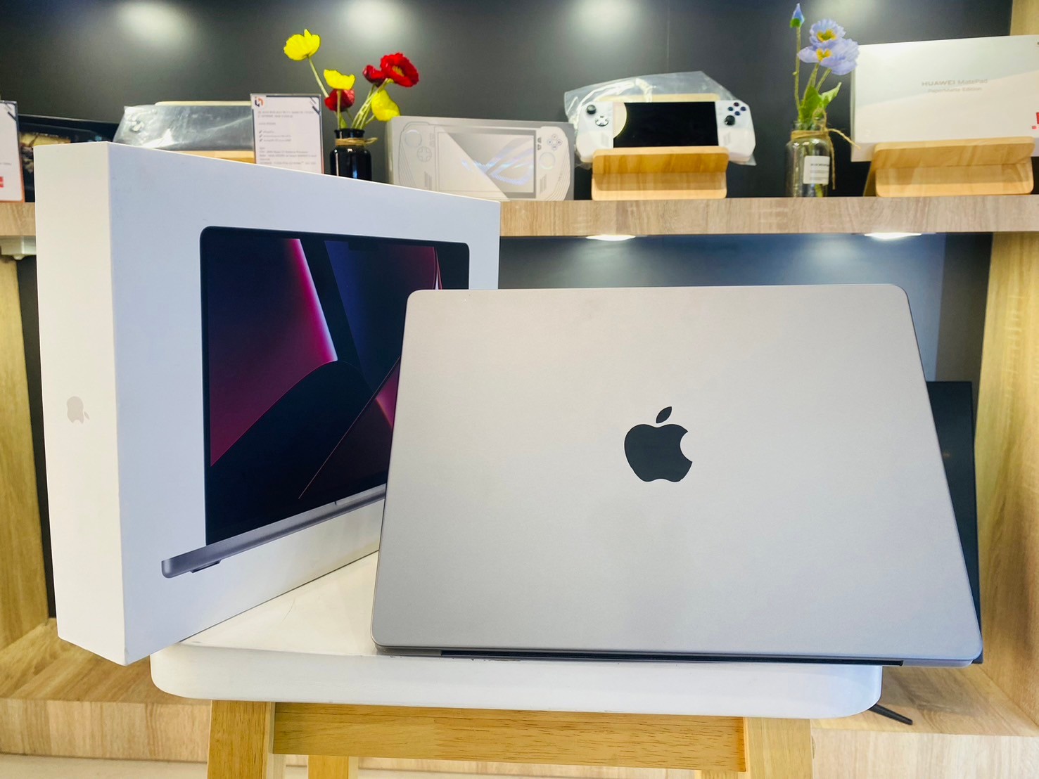 MacBook Pro 14-inch M2 Pro 16GB/512GB สี Space Gray (ปี 2023)