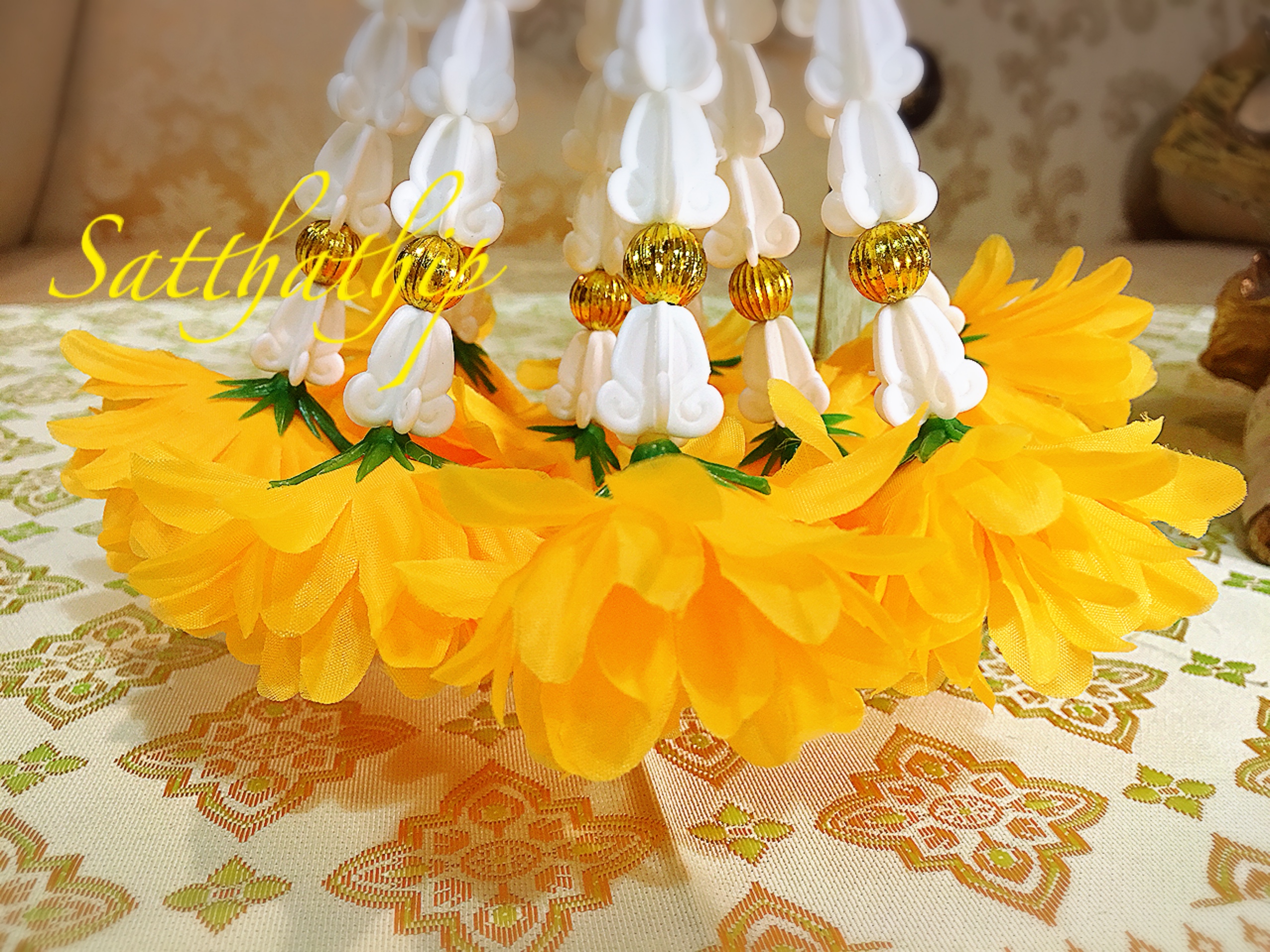 พวงมาลัยผ้า - พวงมาลัยดอกมัม ประดิษฐ์ - พวงมาลัยถวายศาลพระภูมิ - Fabric Garland