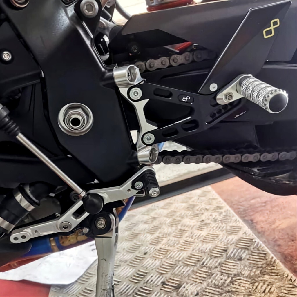 Lightech- เกียร์โยง (Rearsets) สำหรับ S1000RR 2020+