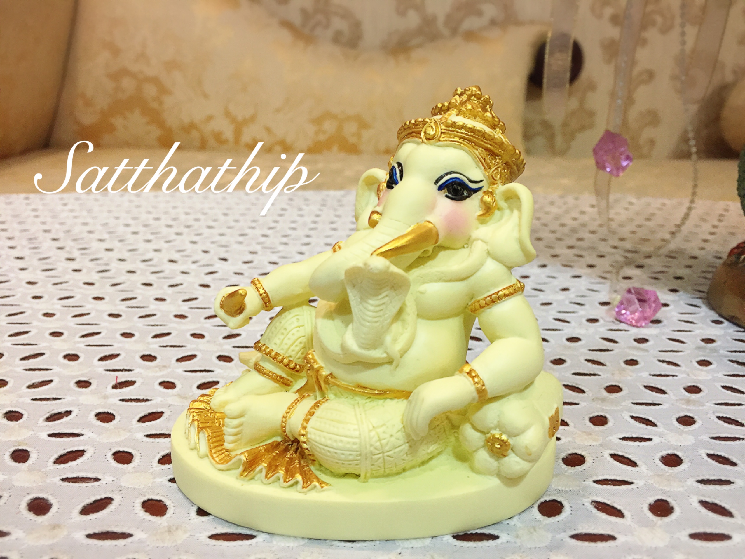 พระพิฆเนศ ปางเสวยสุข (เซรามิก) - Ganesha: Lord of Success