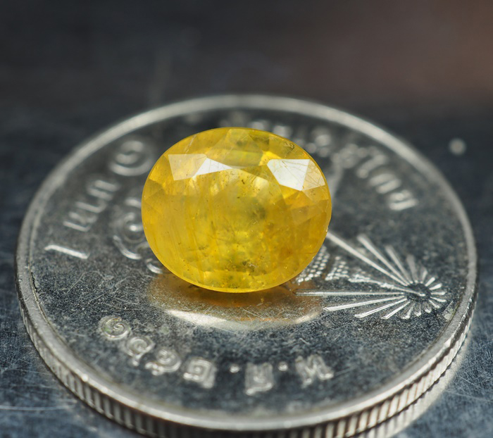 บุษราคัมอัฟริกาสีเหลือง (Sapphire) 1.97 กะรัต