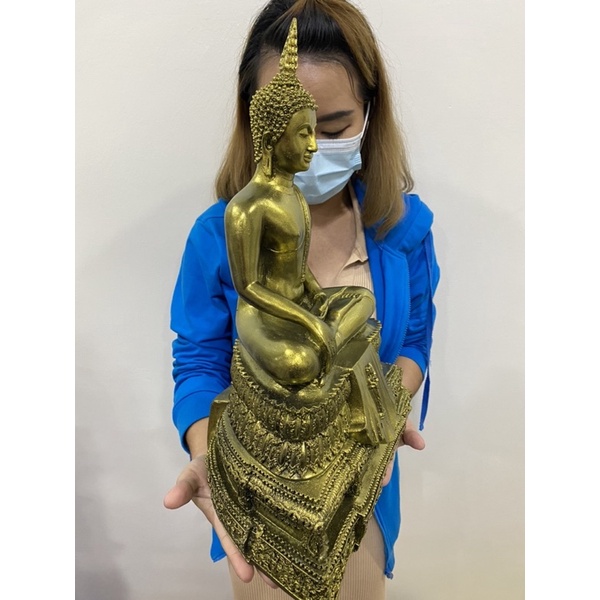 พระปางสะดุ้งมาร กว้าง12นิ้ว สูง 18นิ้ว สีทองโบราณ