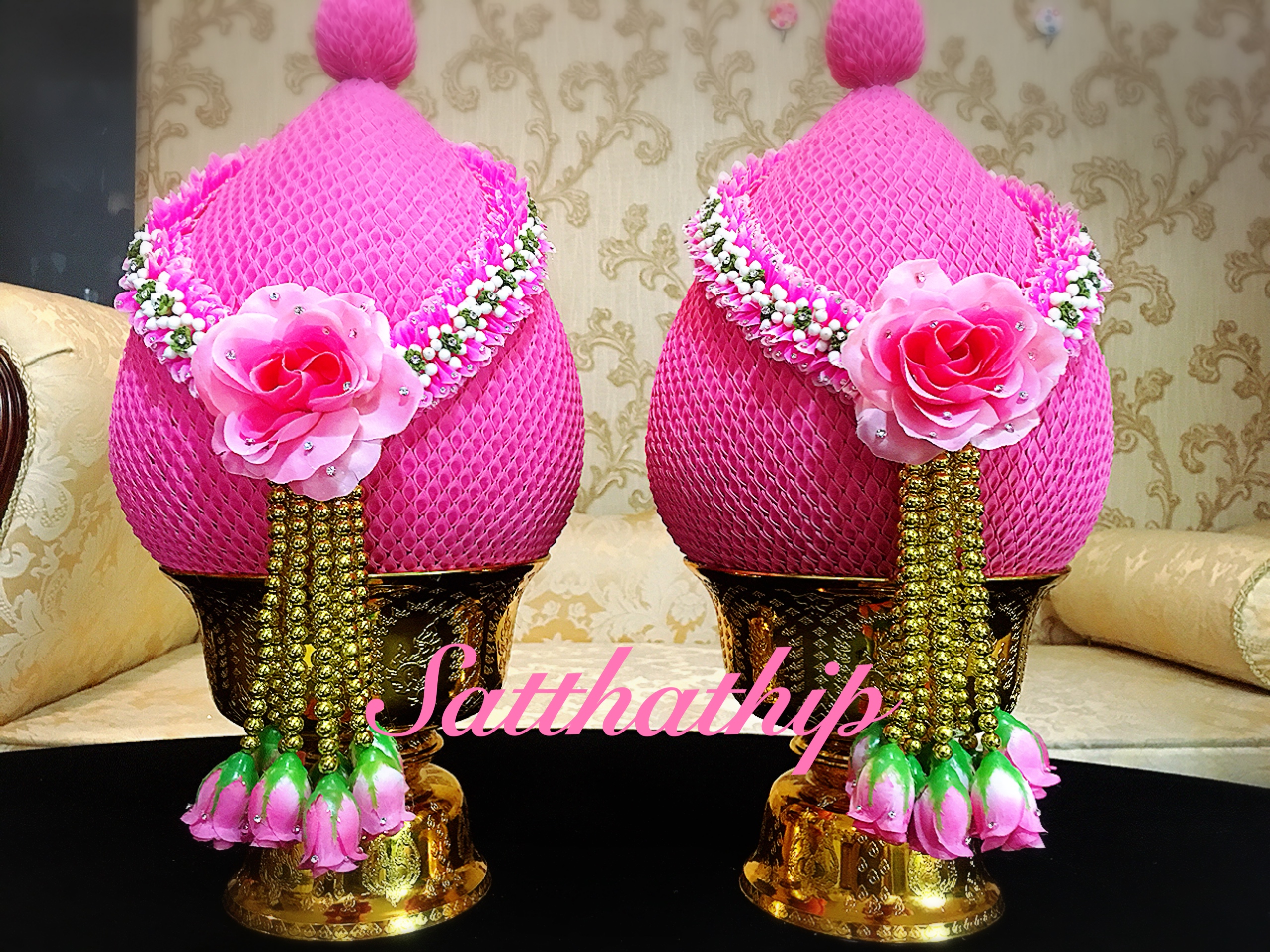 พานพุ่มผ้า สีชมพู ประดับคริสตัล - พานพุ่ม สีชมพู ประดับคริสตัล - พานพุ่มสักการะ สีชมพู ประดับคริสตัล - Phan bush