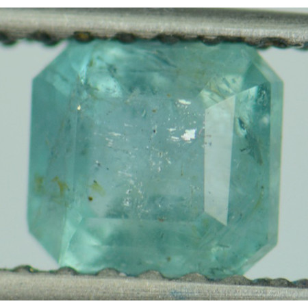 พลอยมรกตดิบ (Emerald) 0.67 กะรัต No oil