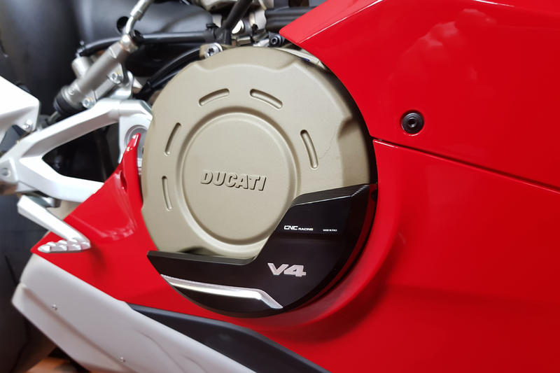 CNC Racing - ครอบคลัชฝั่งขวา (Clutch cover ) สำหรับ Panigale V4 2025+