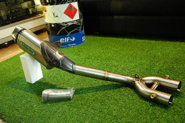 ท่อ Arrow half system Indy Race + Ypipe สำหรับ MT-10 (For Exhibition only)