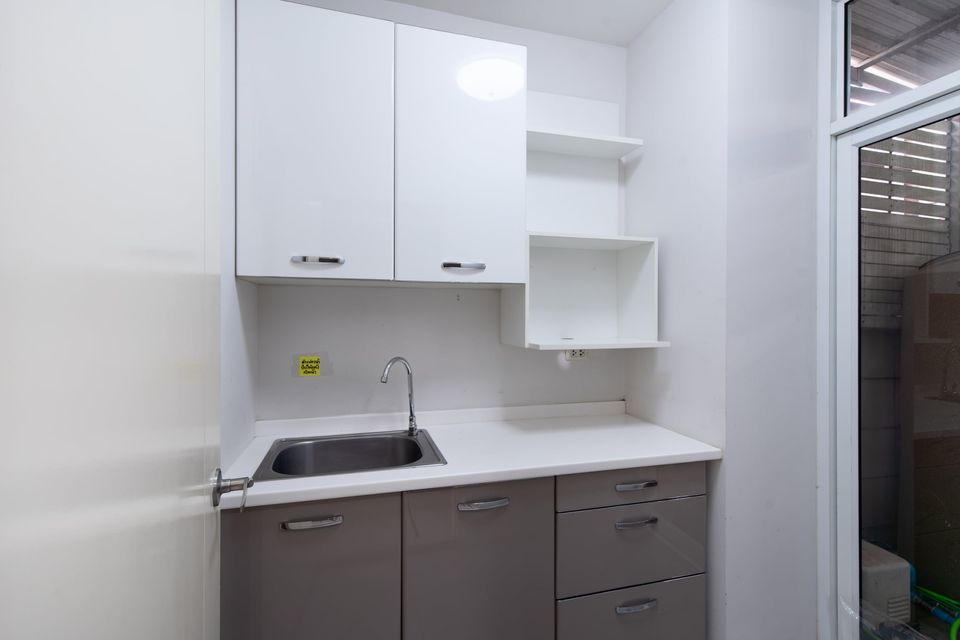 Baan Klang Muang Sukhumvit77