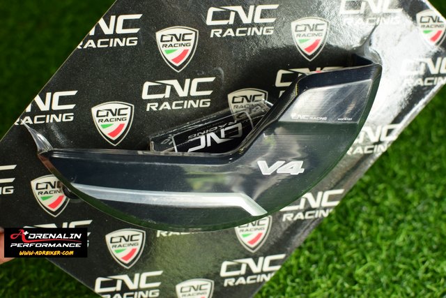 CNC Racing - ครอบคลัชฝั่งขวา (Clutch cover ) สำหรับ Panigale V4 2025+