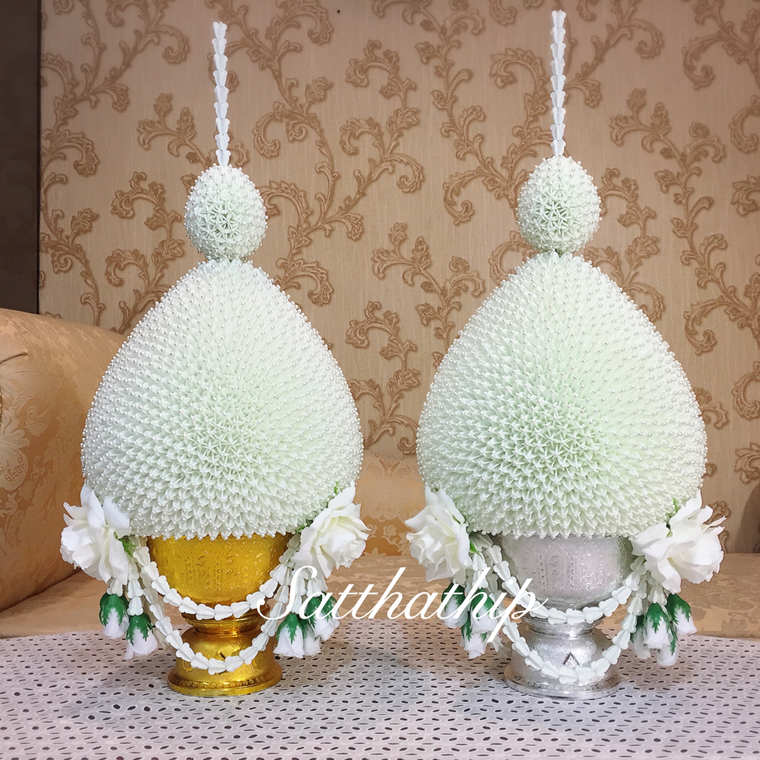 พานพุ่ม - พานพุ่มสักการะ - พานพุ่มดอกรัก - พานพุ่มดอกรักประดิษฐ์ (พลาสติก) - พานพุ่มสีขาว - Panpum