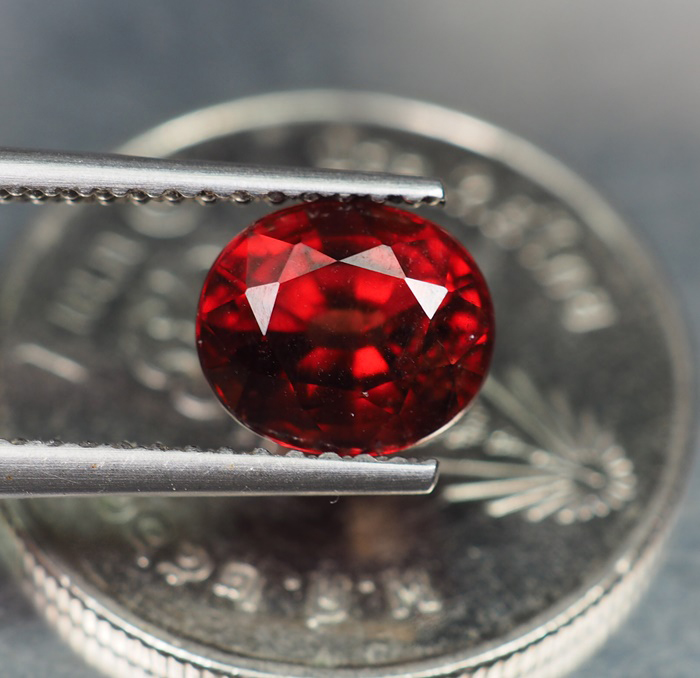 พลอยแท้โรโดไรท์ (Rhodolite Garnet) 2.10 กะรัต