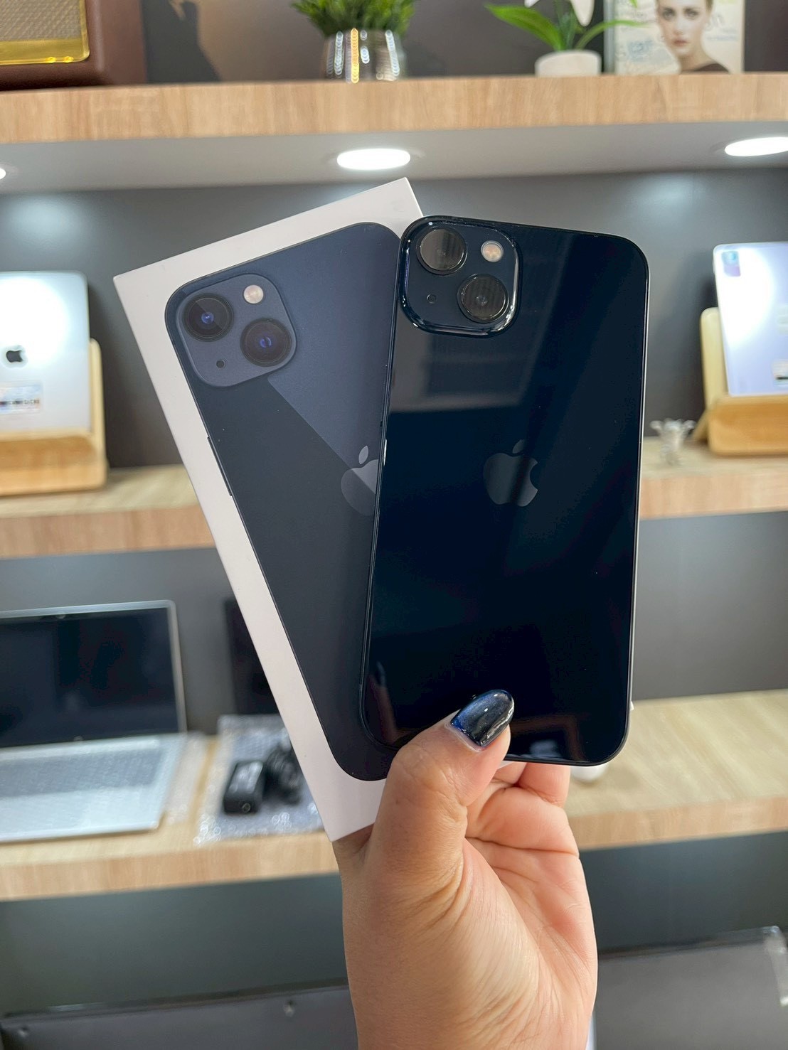 iPhone 13 128GB สี Midnight