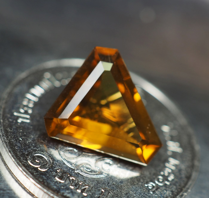 พลอยซิทริน (Citrine) 2.31 กะรัต
