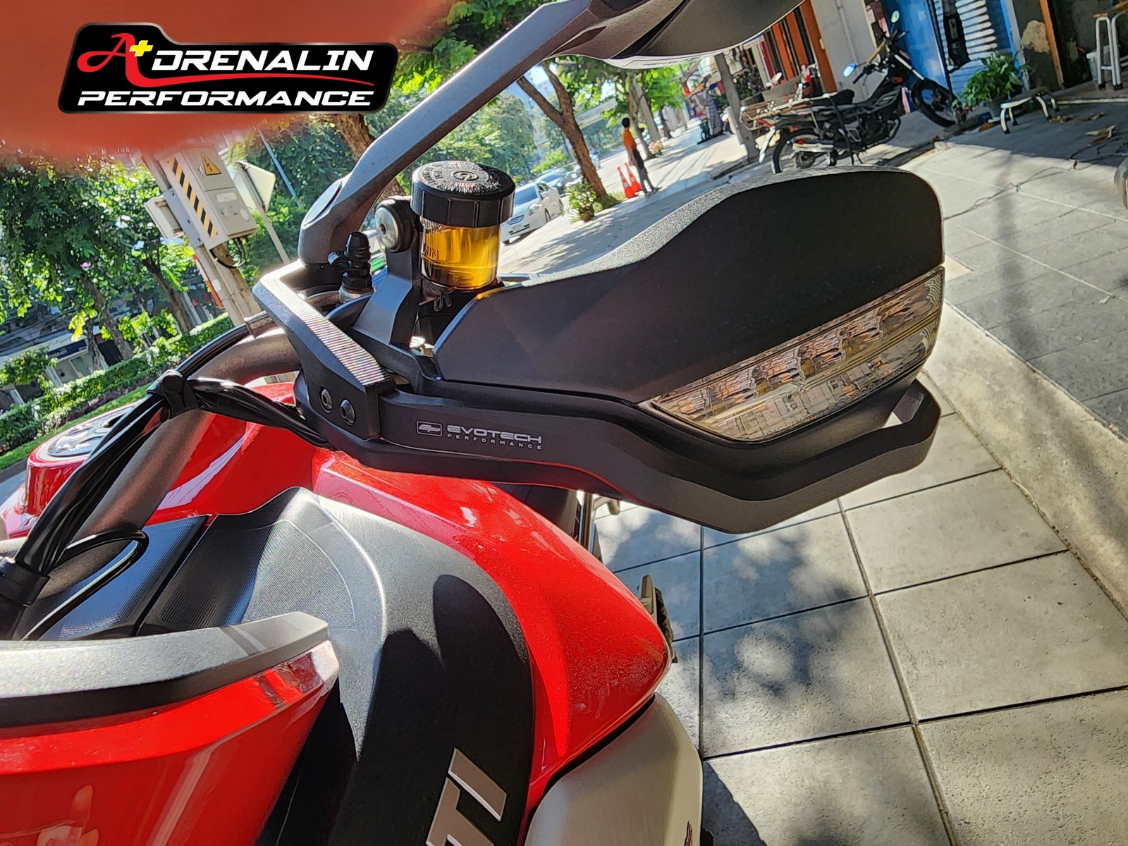 การ์ดแฮนด์ พร้อมตุ้มถ่วงน้ำหนัก Evotech สำหรับ multistrada 950,1200,1260 ปี 2015+
