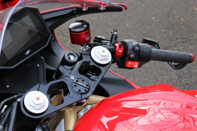 กระปุกน้ำมัน เบรค/คลัทช์ CNC Racing สำหรับ รถทุกรุ่น