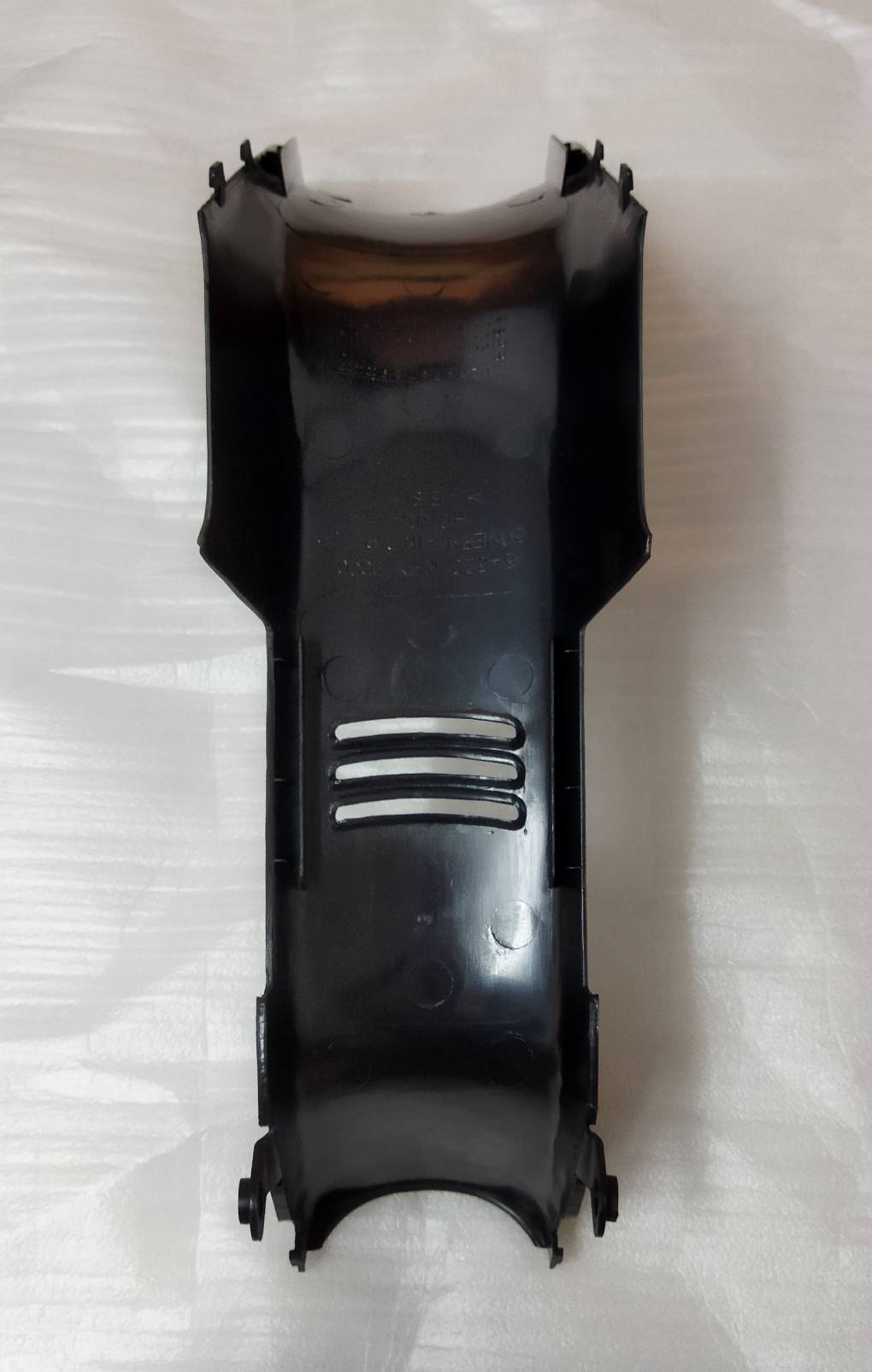 64320-KFM-900ZA คอนโซลกลางใต้เบาะดำด้าน DREAM-EXCES C100P,MP อะไหล่แท้ HONDA