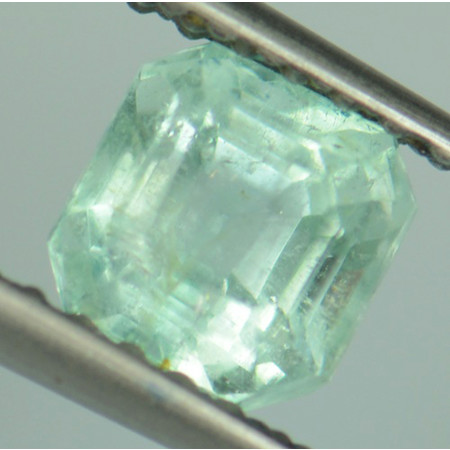 พลอยมรกตดิบ (Emerald) 0.64 กะรัตสวยมาก No oil