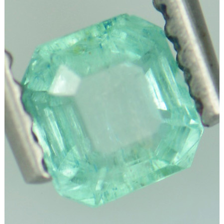 พลอยมรกตดิบ (Emerald) 0.40 กะรัต No oil