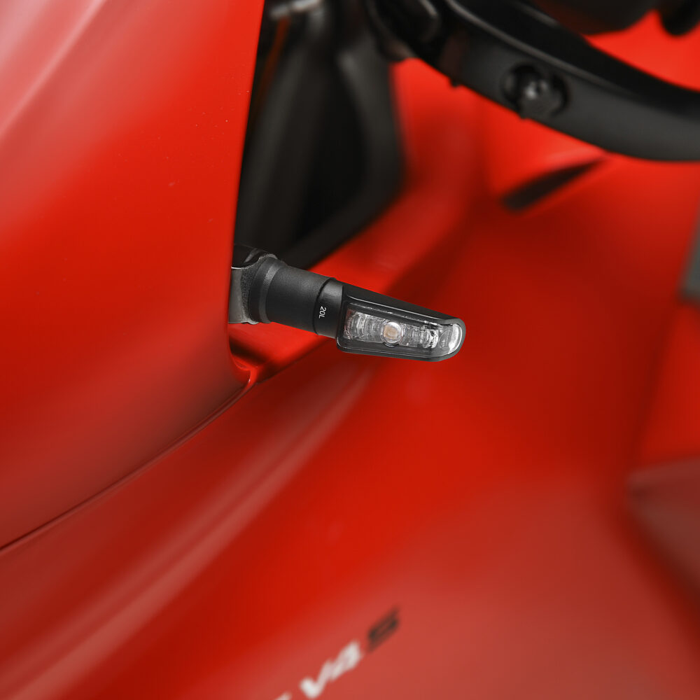 ไฟเลี้ยว rizoma สำหรับ Panigale V4 2018+ รุ่น Leggera แบบ low profile ครบชุดพร้อมขาจับ