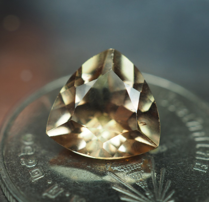 โทแพซสีแชมเปญ (Champagne Topaz) 2.67 กะรัต AAA