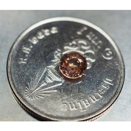 พลอยเพทายดิบ (Zircon) 0.55 กะรัต