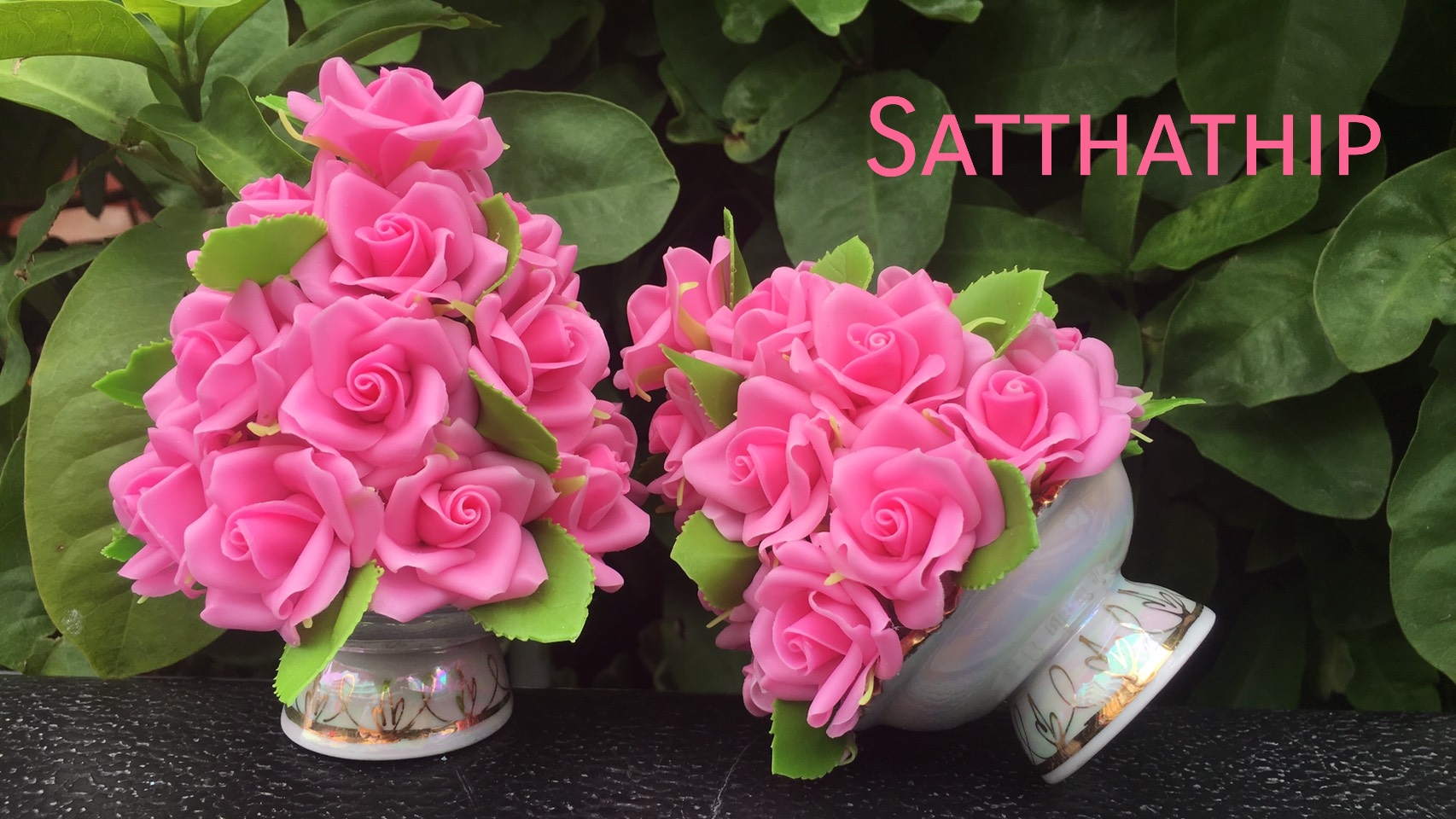 พานพุ่มดอกกุหลาบ ประดิษฐ์จากดิน [3 นิ้ว 1,000 บาท/คู่]