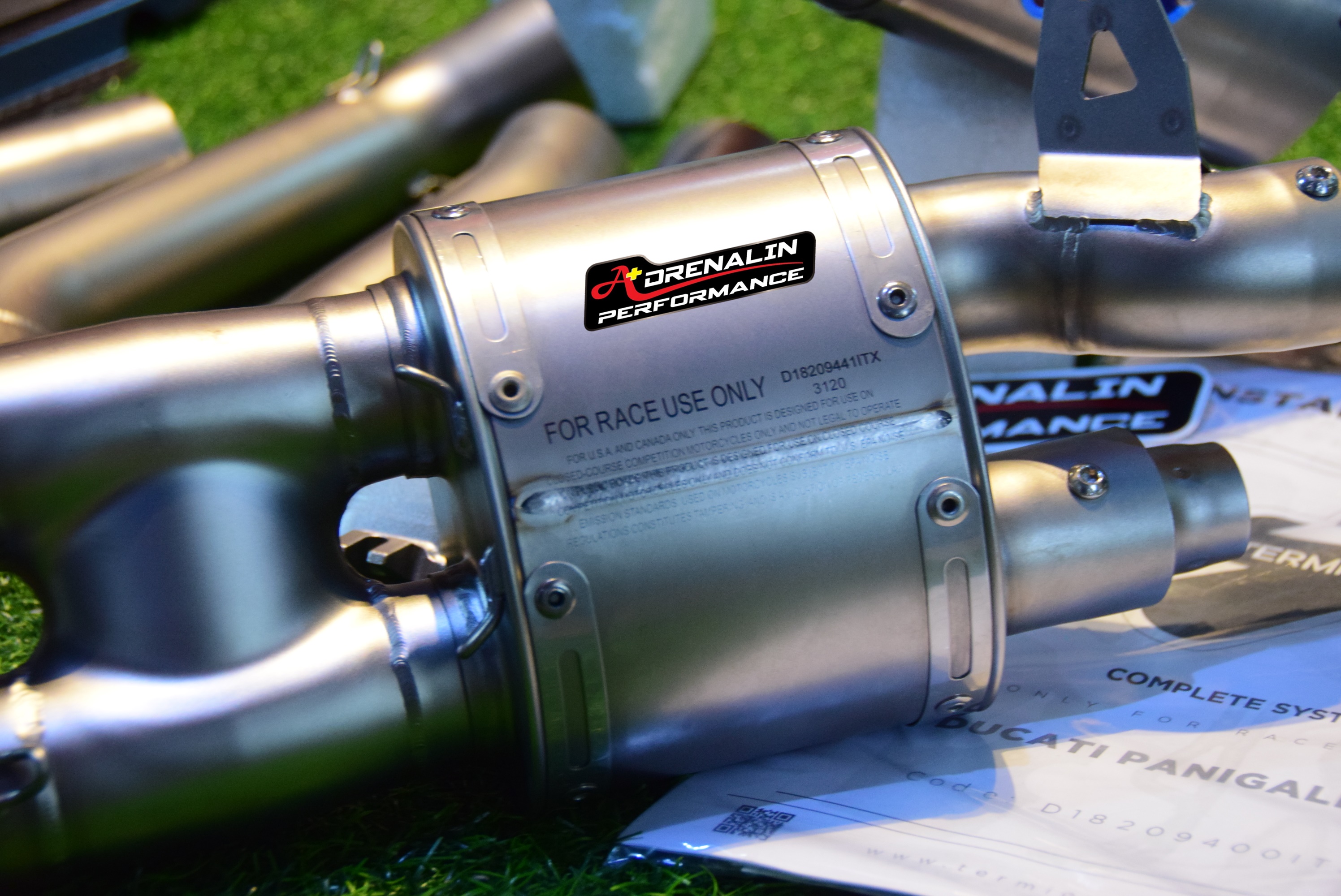 ท่อ Termignoni ฟูล ออกท้ายแบบท่อคู่ Panigale V4 (For Exhibition only)