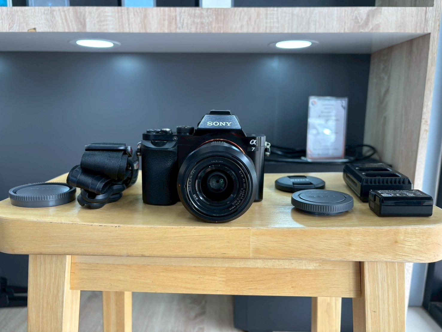 Sony A7 + Sony FE 28mm f/2